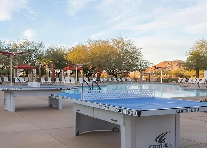 Visit The Amazing Red Rock Formation In Beautiful 1bd With Amenities