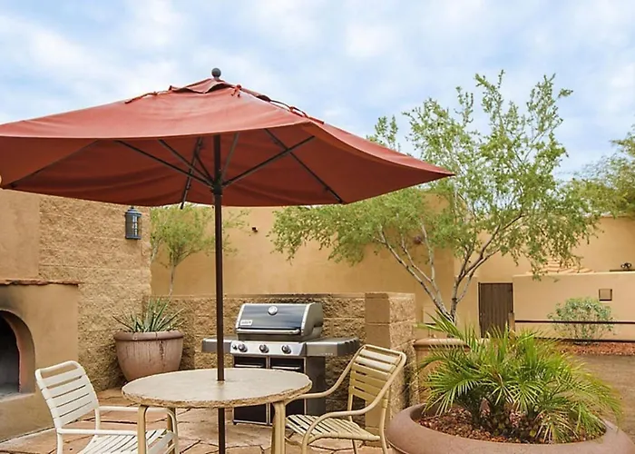 Visit The Amazing Red Rock Formation In Beautiful 1bd With Amenities Holiday home
