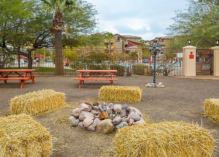 Visit The Amazing Red Rock Formation In Beautiful 1bd With Amenities