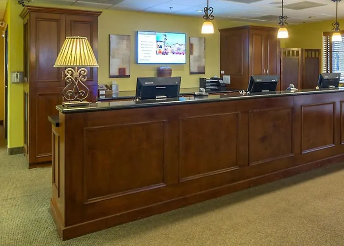 Visit The Amazing Red Rock Formation In Beautiful 1bd With Amenities Holiday home Peoria