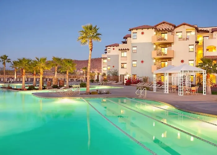 Holiday home Visit The Amazing Red Rock Formation In Beautiful 1bd With Amenities Peoria