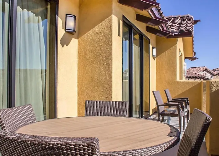 Visit The Amazing Red Rock Formation In Beautiful 1bd With Amenities * Peoria